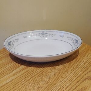 DIANE PATTERN FINE PORCELAIN CHINA 10-1/2" OVAL‎ VEGETABLE BOWL